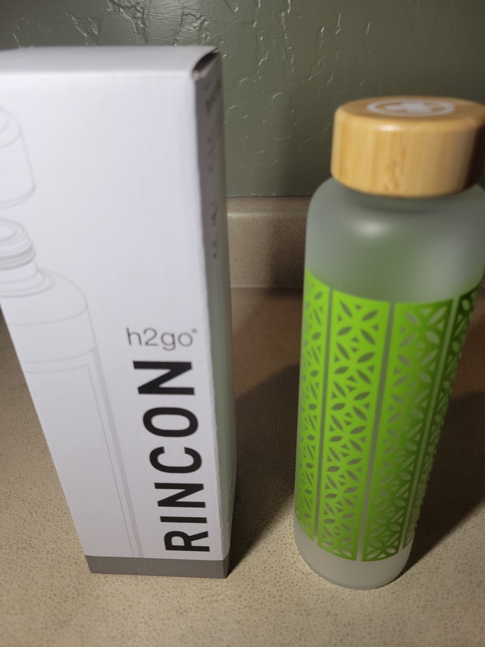 Rincon H2go 18Oz Glass Bottle